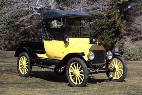 1915 Ford Model T Roadster Pickup - Heritage Museums & Gardens