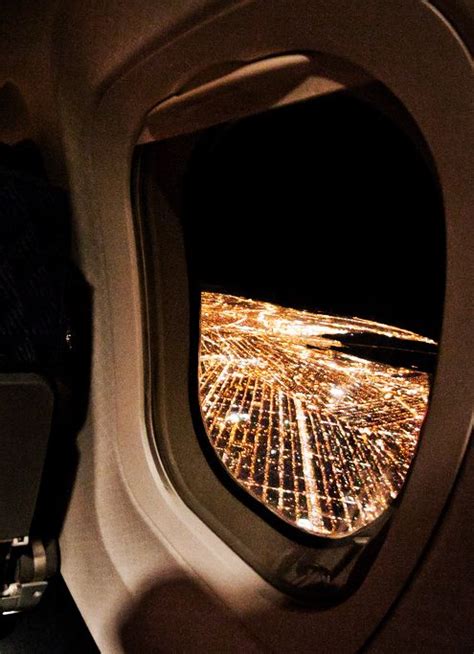 love flying at night Airport Aesthetic, Travel Aesthetic, Airplane Window, Airplane View, New ...