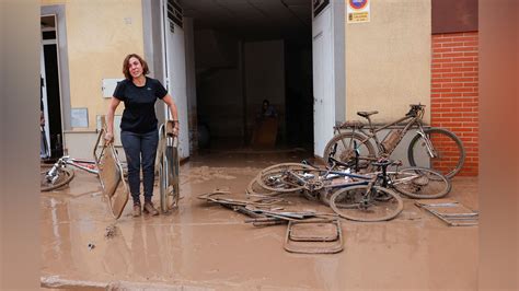 Dozens killed in southeast Spain, as flash floods sweep away walls and ...