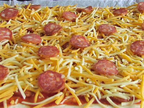 Pan Mix Cheese Pepperoni Pizza Free Stock Photo - Public Domain Pictures
