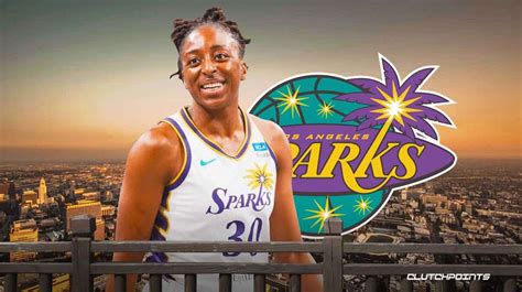 Sparks' Nneka Ogwumike officially signs new contract