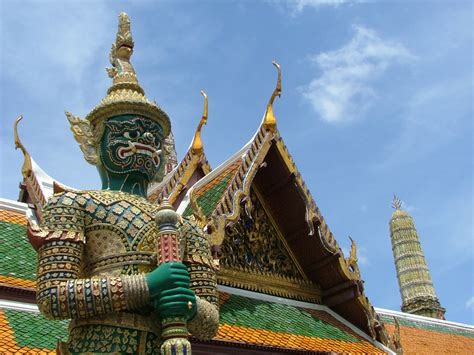 Temple at Cha Am, Thailand wallpapers and images - wallpapers, pictures ...