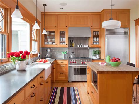 Oak Kitchen Cabinets Make Your Kitchen Look Classy and Appealing