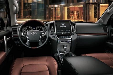Toyota Land Cruiser 2019 Philippines Review: Power and poise