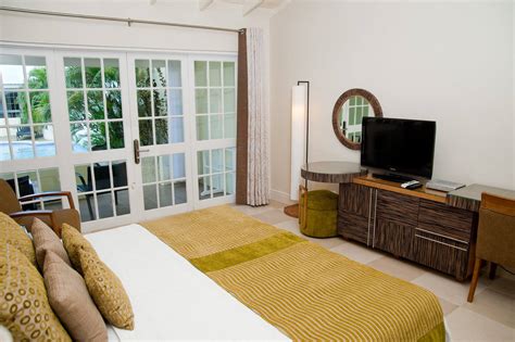 Island Inn Hotel Reviews - 3 Star All Inclusive - Barbados All Inclusive