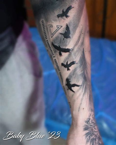 Amazing Nordic Raven Tattoo Designs and Meanings Inspired by Vikings ...