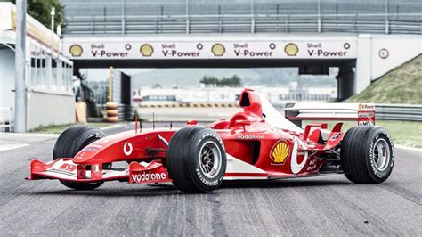 F1 Ferrari: The Racing Team with a Legacy - Loak-int