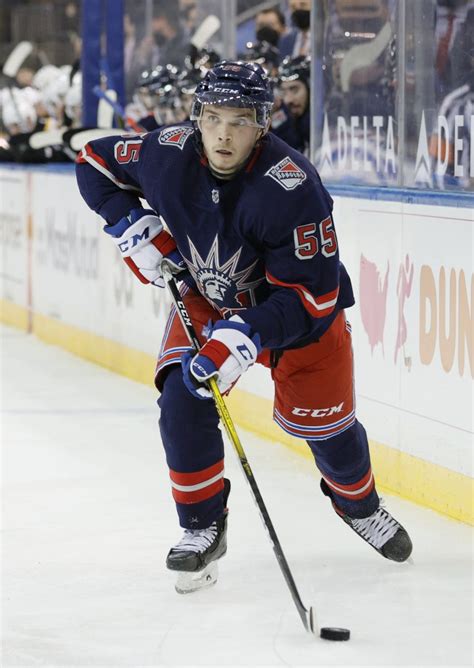 New York Rangers Extend Ryan Lindgren