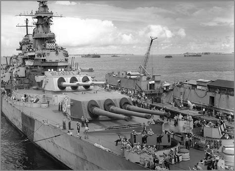 Vintage photographs of battleships, battlecruisers and cruisers.: Battleship USS Iowa entering ...