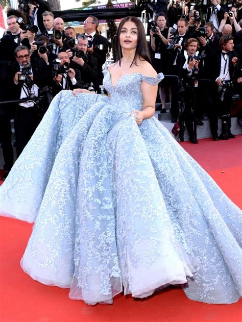 Top more than 157 aishwarya rai cannes blue gown - camera.edu.vn