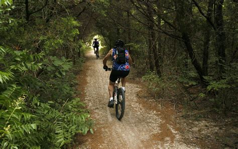 Dallas-Area Parks with the Best Hiking and Biking Trails - Parks for Downtown Dallas