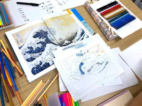 This colour pencil set is inspired by Hokusai's iconic Japanese art