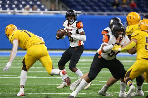 Bryce Underwood, defense lead Belleville football to state title