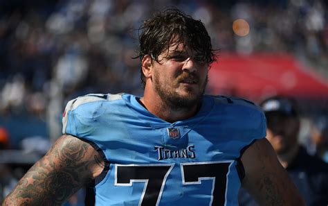 Tennessee Titans star Taylor Lewan suffers scary-looking head injury