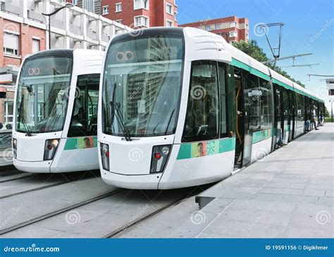 Tramway in Paris, France editorial photo. Image of path - 19591156