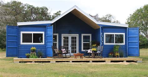 This Texas Company Builds Farmhouses From Shipping Containers | Shipping container home designs ...