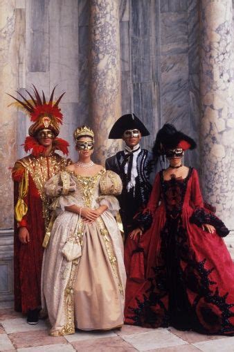 Traditional Venetian Costumes | Masquerade costumes, Masquerade dresses ...