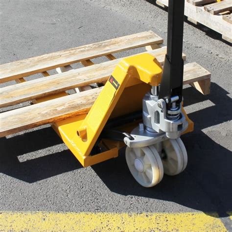 Richmond Stubby Narrow Pallet Jack | Pallet Truck 2500kg | PJR012 - AdMerch