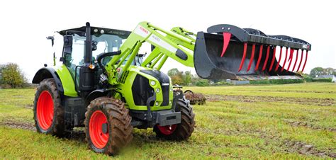 Claas takes its tractors out to the front line - Agriland.co.uk