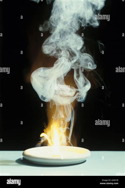 Phosphorus burning reaction hi-res stock photography and images - Alamy