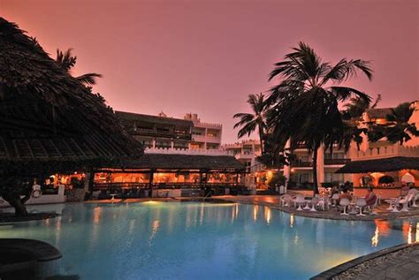 BAMBURI BEACH HOTEL $80 ($̶1̶7̶5̶) - Updated 2022 Prices & Reviews