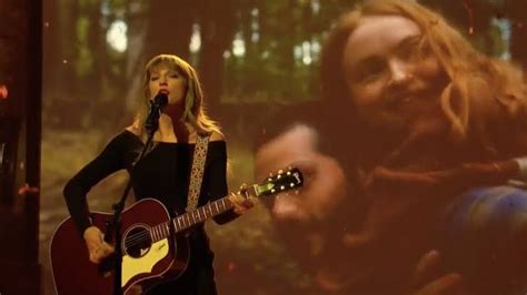 Taylor Swift Performs 10 Minute Version of 'All Too Well' in her ...