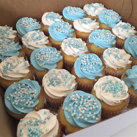 Blue and white baby shower cupcake Baby Shower Cupcakes For Boy, Gateau Baby Shower, Cupcakes ...