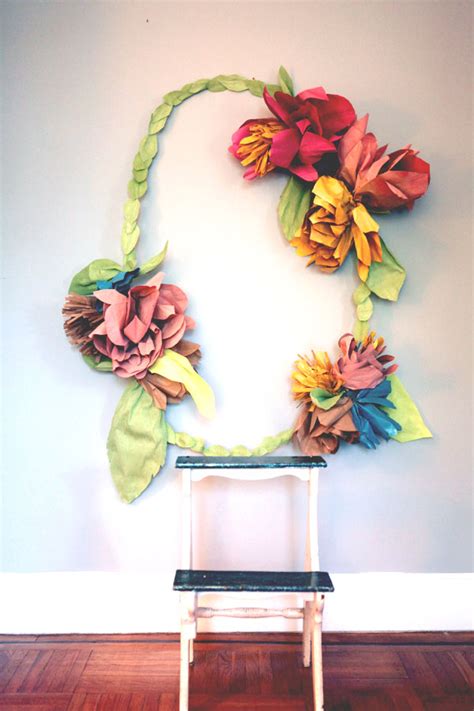 Floral Wreath Photo Backdrop DIY‏