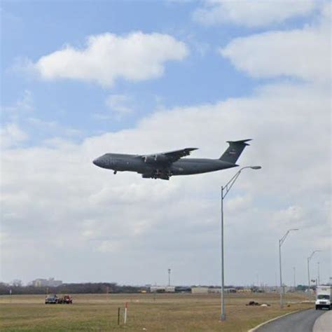 USAF C-5 Galaxy Landing in San Antonio, TX (Google Maps) (#2)