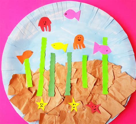 Kindergarten Craft: Paper Plate Fish Aquarium Craft