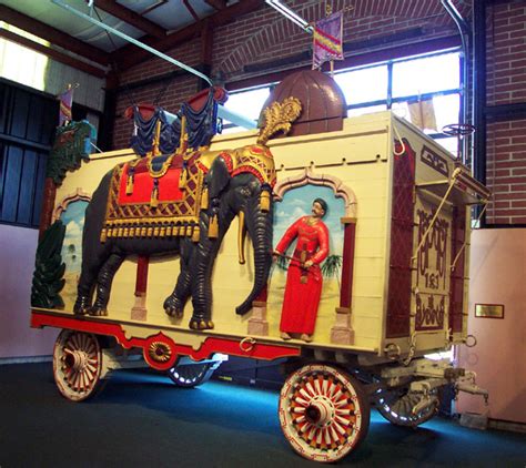 The Circus "NO SPIN ZONE": Circus Wagon History