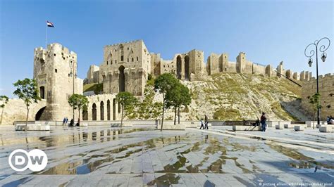 Blast tears through Aleppo's medieval citadel – DW – 07/12/2015