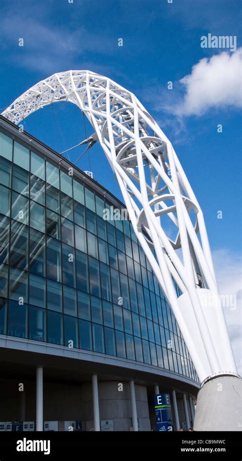 Wembley Stadium Arch Stock Photo - Alamy