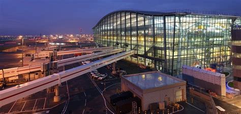 Heathrow Terminal 5: Departures and Arrivals Overview