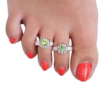 Top 5 Stylish Toe Rings for Girls - Fashion Trends & You