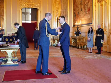 Kevin Sinfield receives OBE from Duke of Cambridge at Windsor Castle