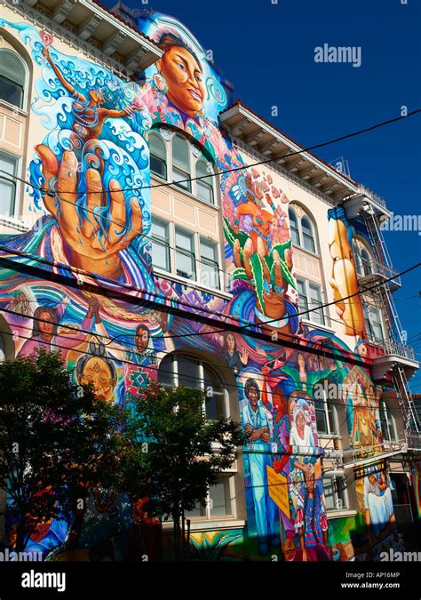 Wall murals in the Mission District of San Francisco Stock Photo - Alamy