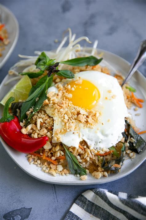 Easy Thai Fried Rice Recipe (Khao Phat Kaphrao) - The Forked Spoon