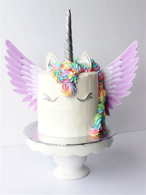 Unicorn buttercream cake with wings | Unicorn cake, Unicorn birthday ...