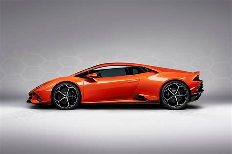 Lamborghini's 2020 Huracan EVO is a hell of a ride, but maybe not a daily driver