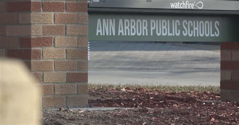 Ann Arbor schools require masks for the next two weeks - CBS Detroit