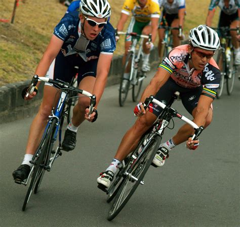 File:Robbie McEwen 2007 Bay Cycling Classic 2.jpg - Wikimedia Commons