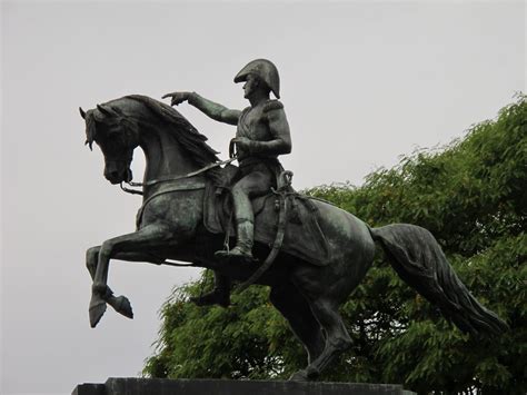 Edificios y Monumentos de Buenos Aires: Monumento al General San Martín