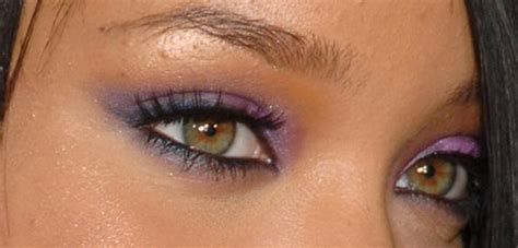 Rihanna’s Real Natural Eye Color: Green Eyes, Brown Or Contacts?