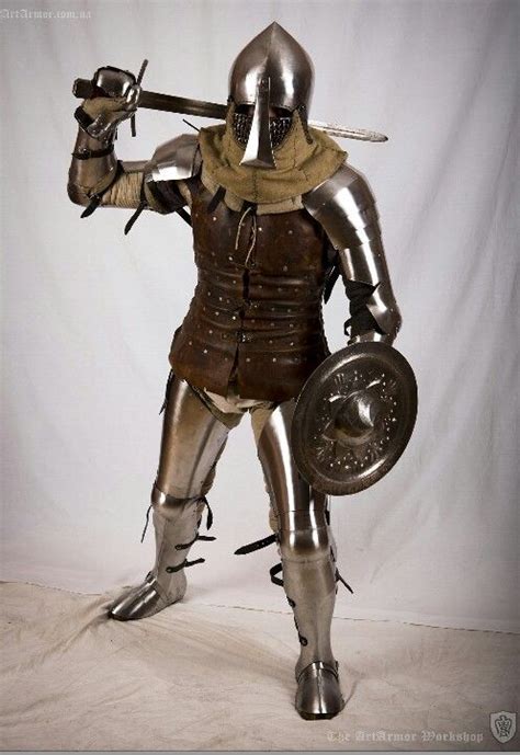 14th century knight. Man at arms. | Century armor, Historical armor, Knight armor