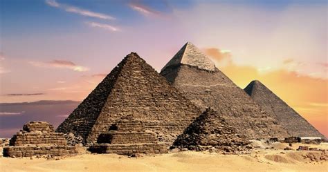 Today's Cost To Build The Pyramids Of Giza Explained