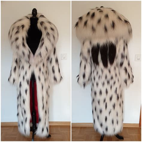 Cruella Cosplay with Fake Fur - A Stunning Recreation