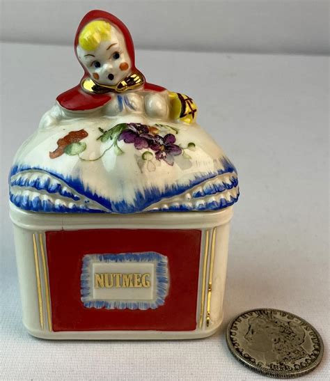Sold at Auction: Vintage 1940's Hull Pottery Little Red Riding Hood Nutmeg Spice Jar & Lid