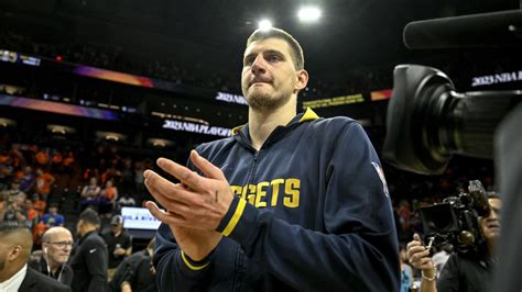 Nikola Jokić puts on a show as Denver Nuggets advance to the Western ...