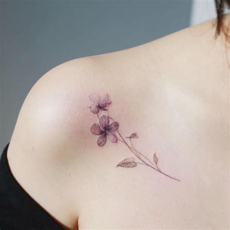 Violet Flower Tattoo | タトゥーレディー, すみれ 花, 刺青 デザイン